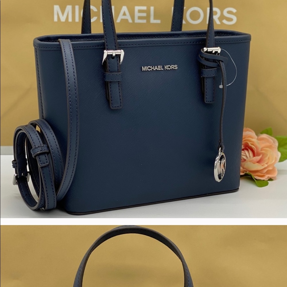 MICHAEL KORS EXTRA-SMALL TOP-ZIP TOTE NAVY - Picture 3 of 16